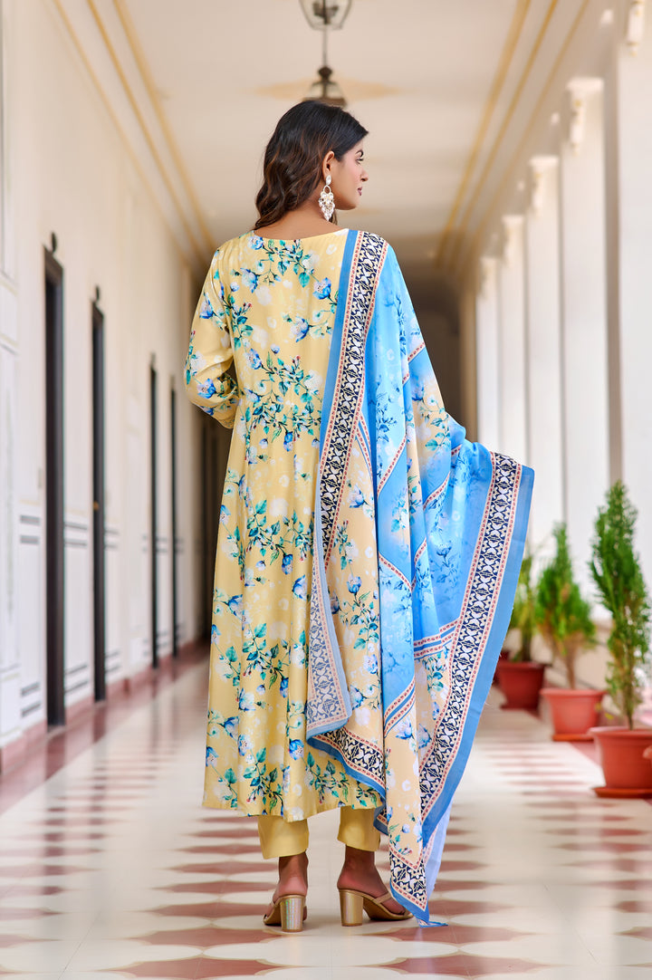 Vibrant Muslin Anarkali Suits – Redefining Elegance in Red & Yellow