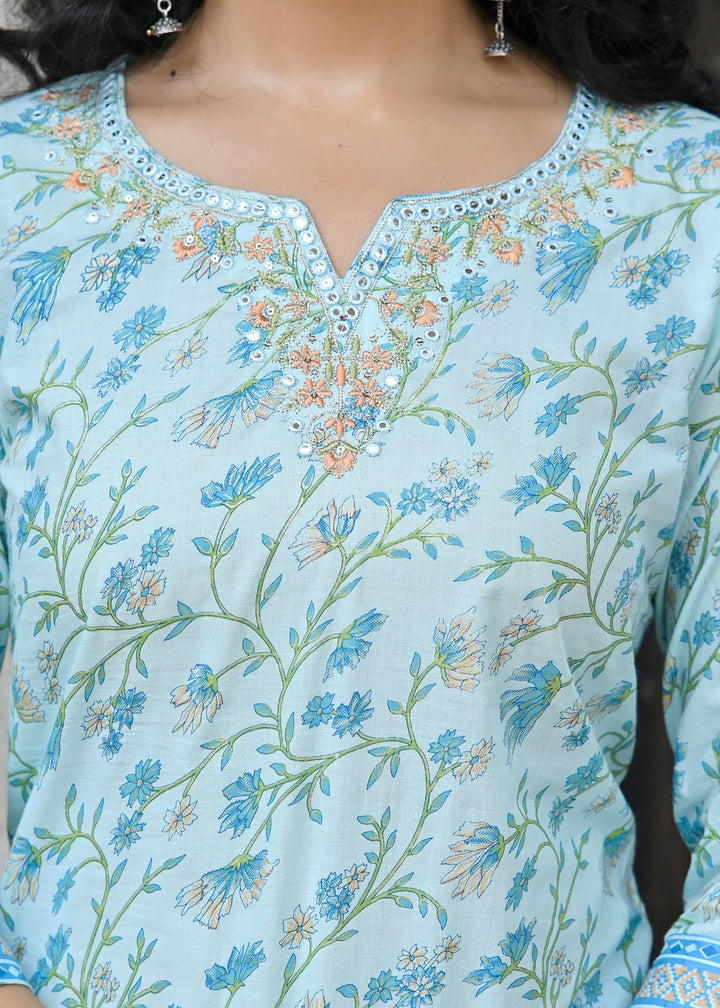 Elegant Cotton Kurta Set with Sweetheart Neckline