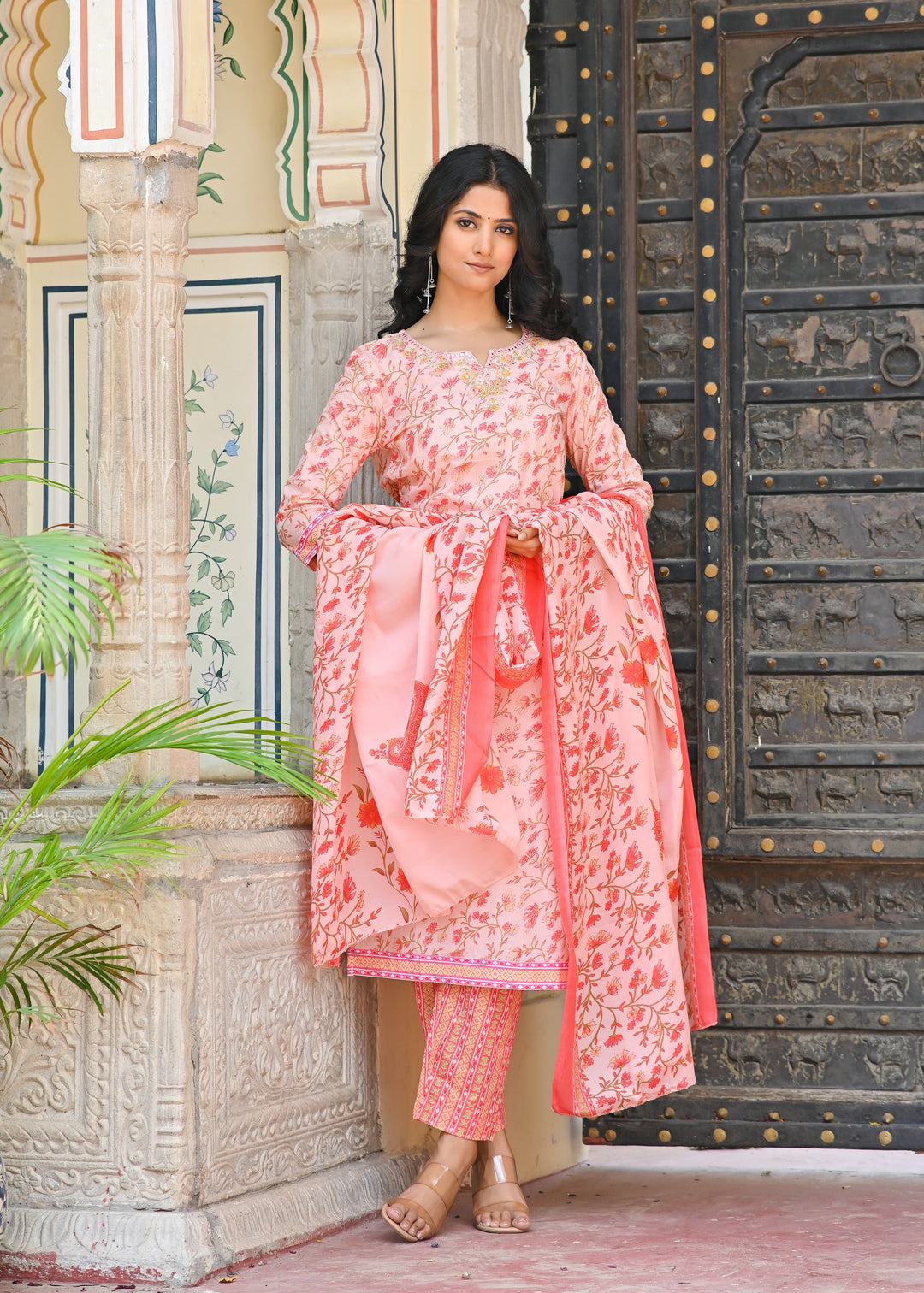 Elegant Cotton Kurta Set with Sweetheart Neckline