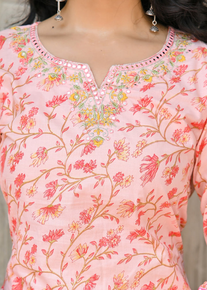 Elegant Cotton Kurta Set with Sweetheart Neckline