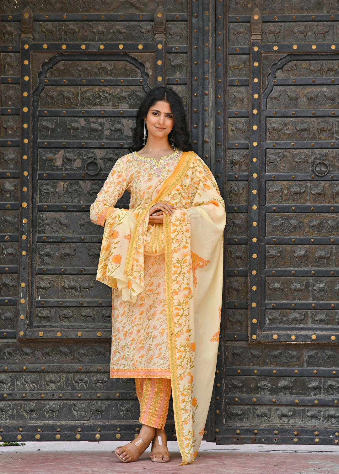 Elegant Cotton Kurta Set with Sweetheart Neckline