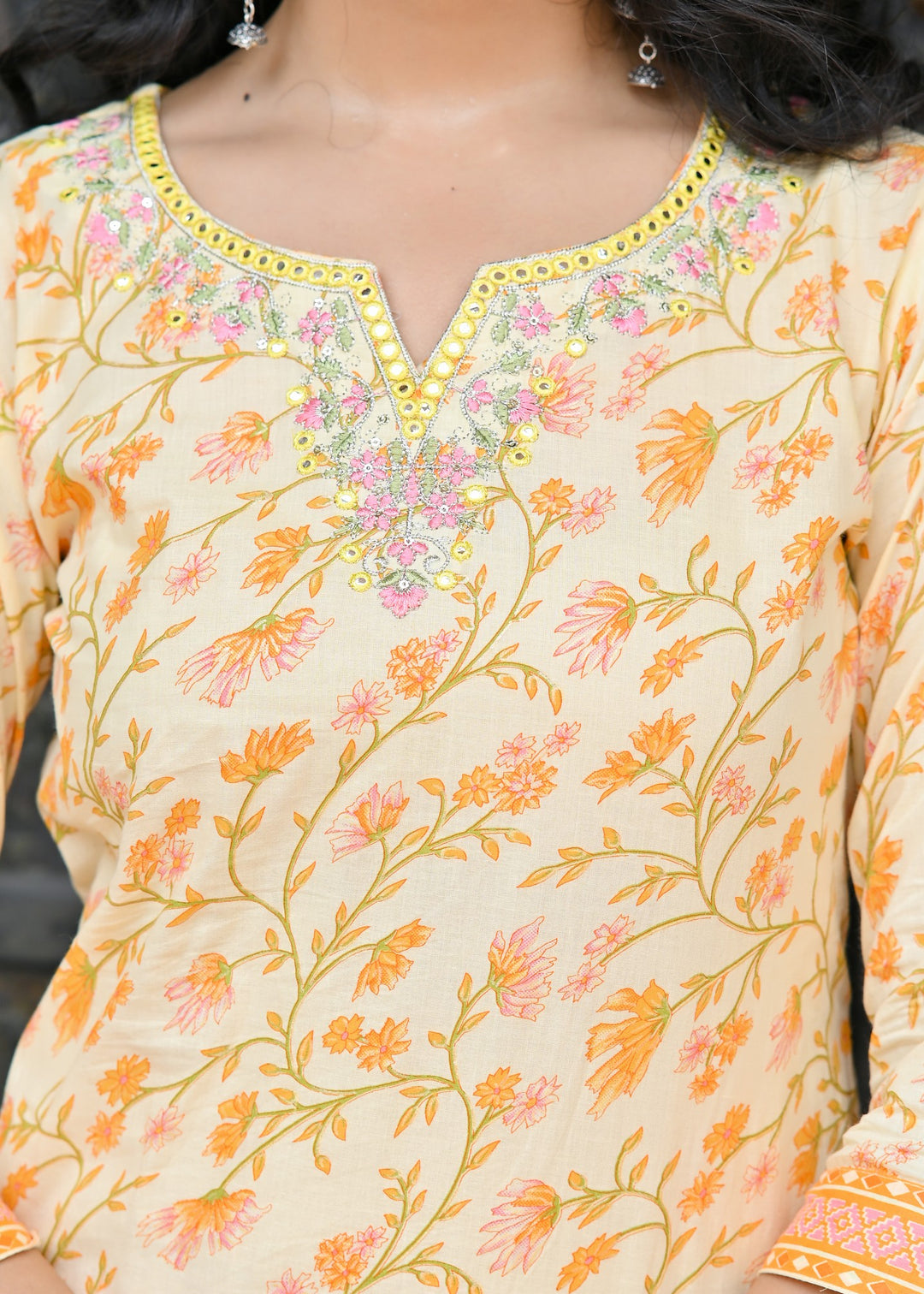 Elegant Cotton Kurta Set with Sweetheart Neckline