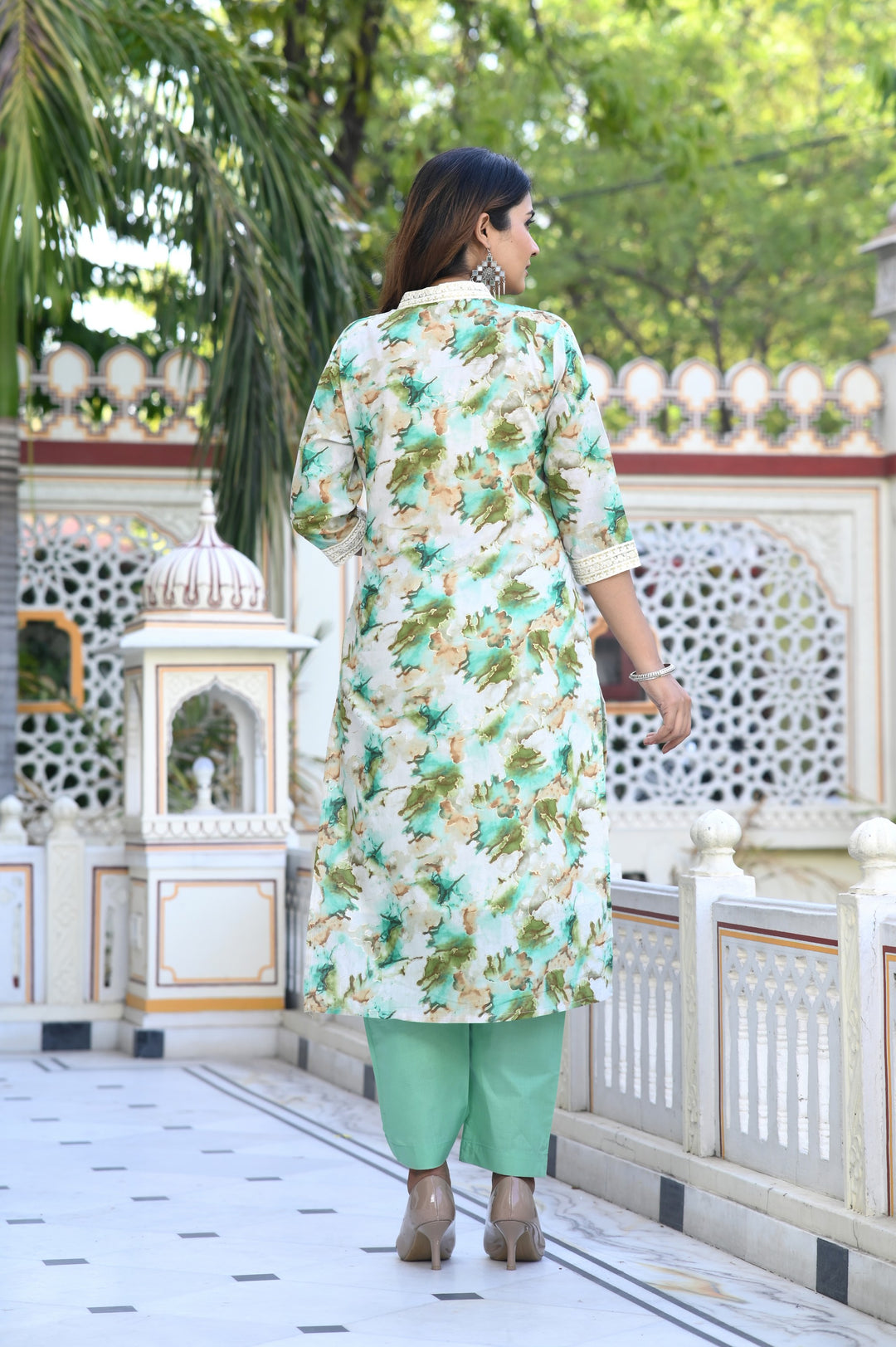 Vibrant Cotton Voile Straight Kurta Sets with V-Neck and 3/4th Sleeves – Perfect for Everyday Elegance and Festive Glam