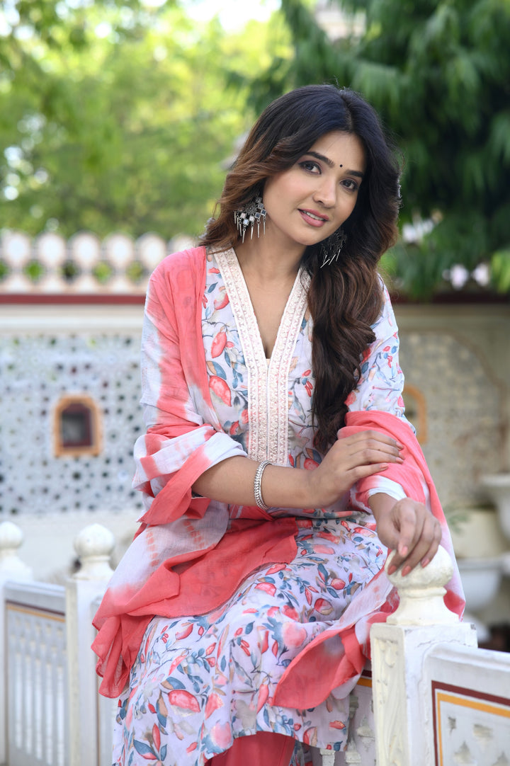 Vibrant Cotton Voile Straight Kurta Sets with V-Neck and 3/4th Sleeves – Perfect for Everyday Elegance and Festive Glam