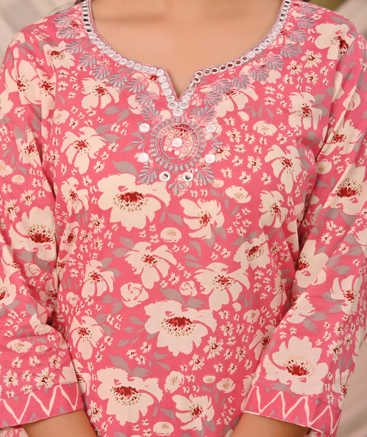 Straight Fit Cotton Kurta Set with Sweetheart Neck & 3/4 Sleeves – Blue, Purple & Pink