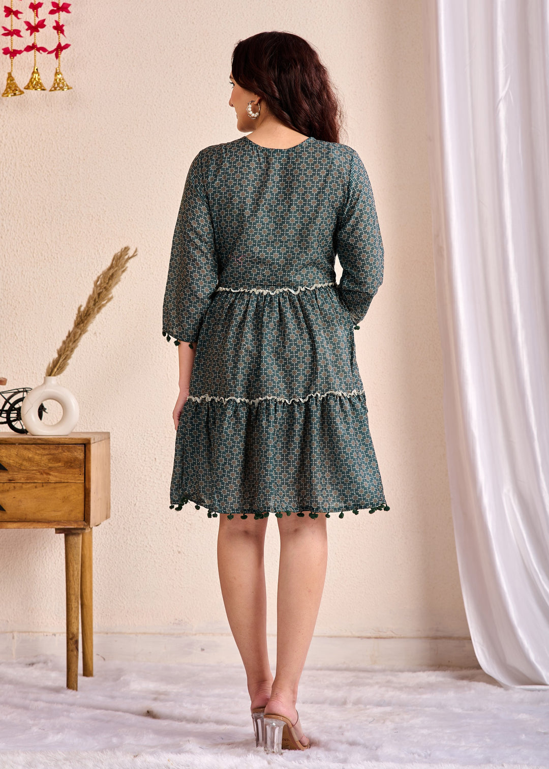 Ethnic Wear Green Cotton Tunic Set with Embroidered Sequins & Mirror Work
