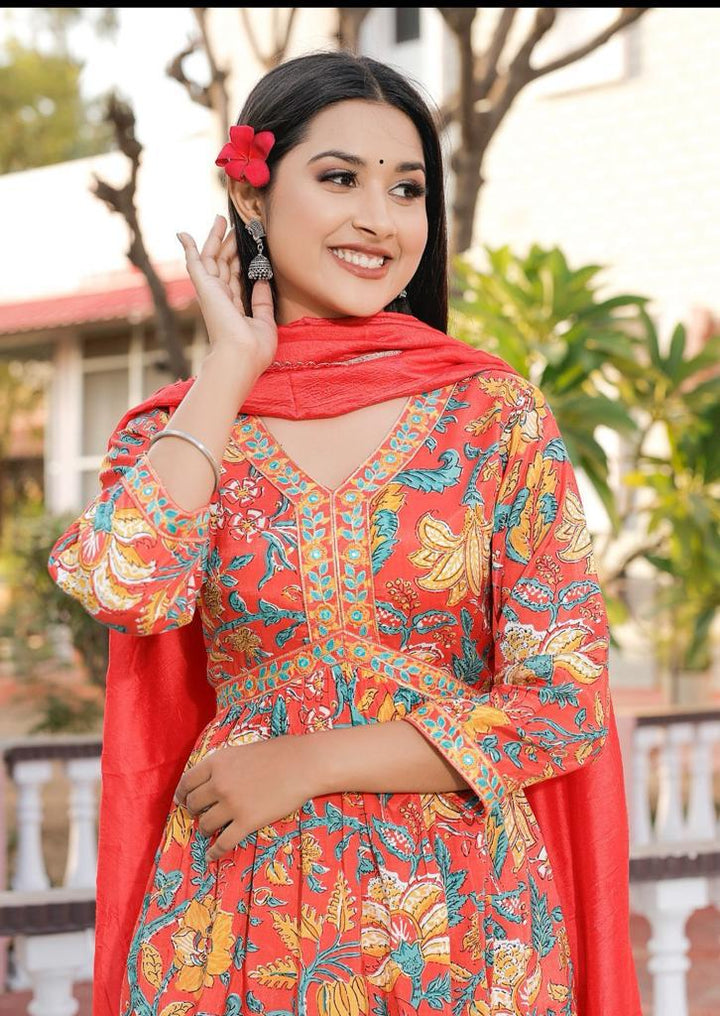 Elegant Santoon Anarkali Suit - Aliya Cut Pattern, 3/4th Sleeves, V-Neck Design