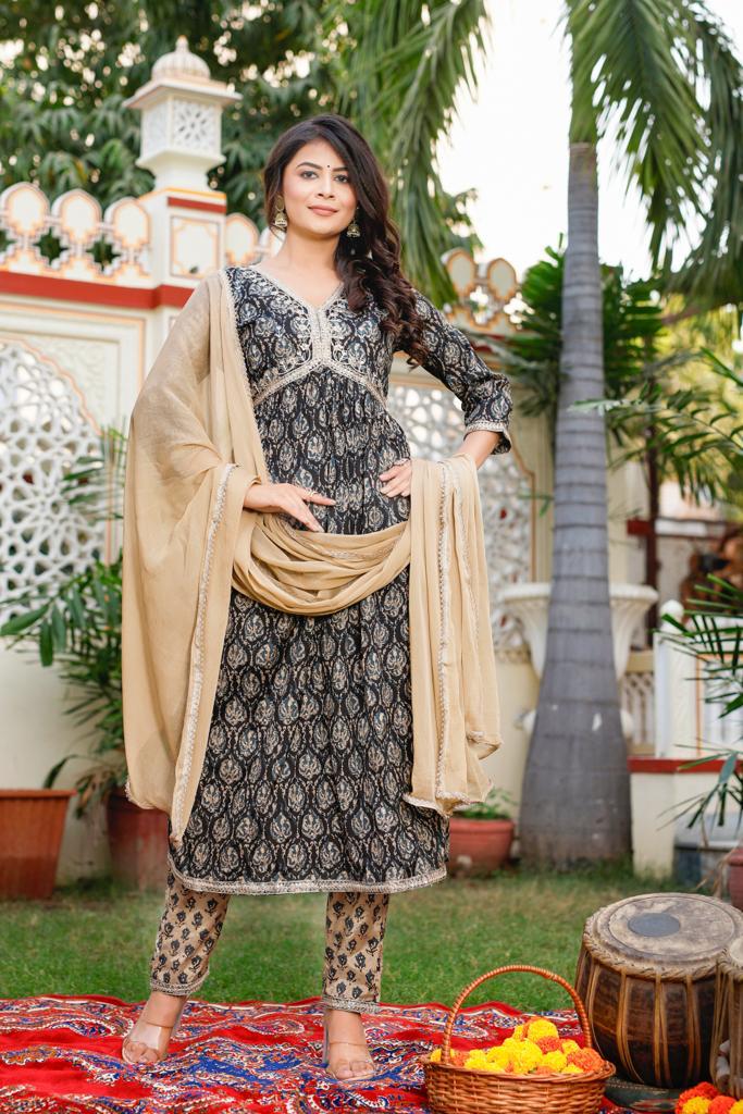 Muslin Cotton Aliya Cut Kurta Set - V-Neck, 3/4th Sleeves (M to XXL)