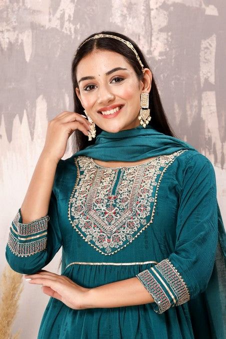 Royal Elegance 3-Piece Muslin Sharara Suit Set – Zardosi, Gotta Patti, and Zari Embellishments