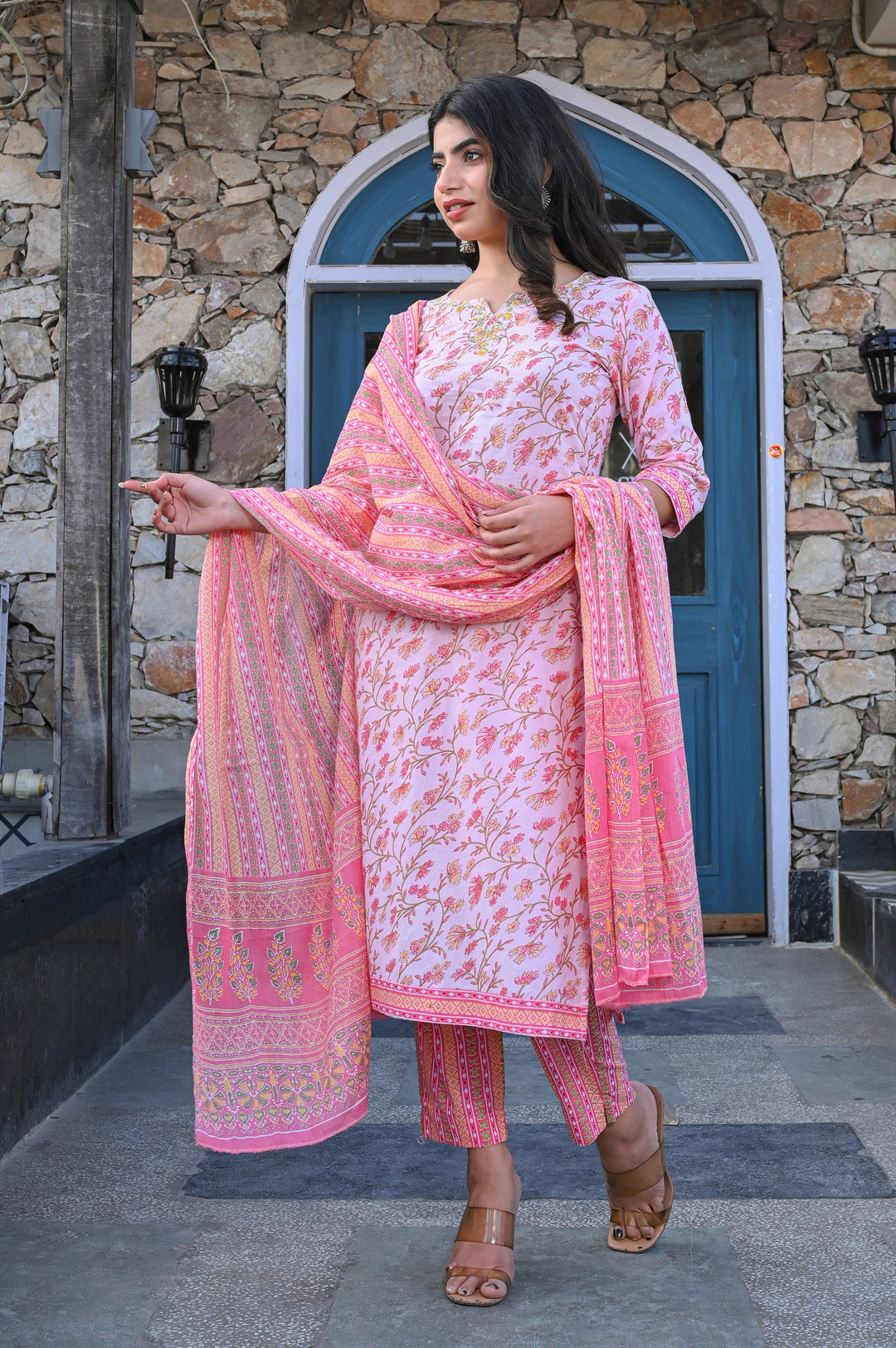Elegant Cotton Kurta Set with Sweetheart Neckline