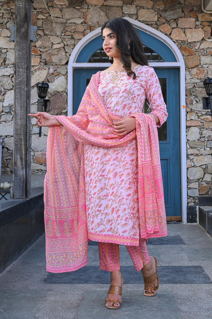 Elegant Cotton Kurta Set with Sweetheart Neckline
