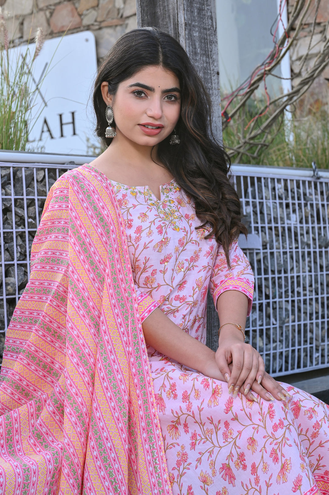 Elegant Cotton Kurta Set with Sweetheart Neckline