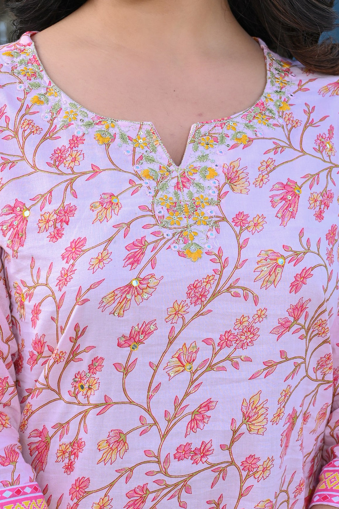 Elegant Cotton Kurta Set with Sweetheart Neckline