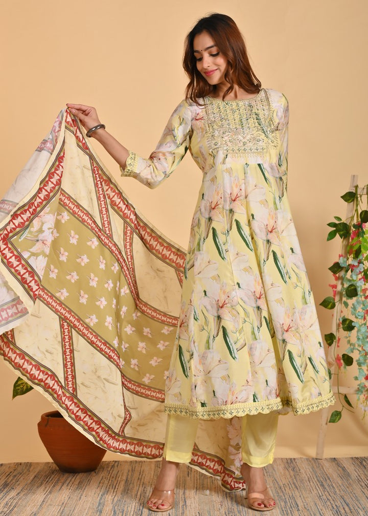 Graceful Muslin Anarkali 3-Piece Set with Zari Detailing – Peach & Yellow Elegance in Sizes M to XXL