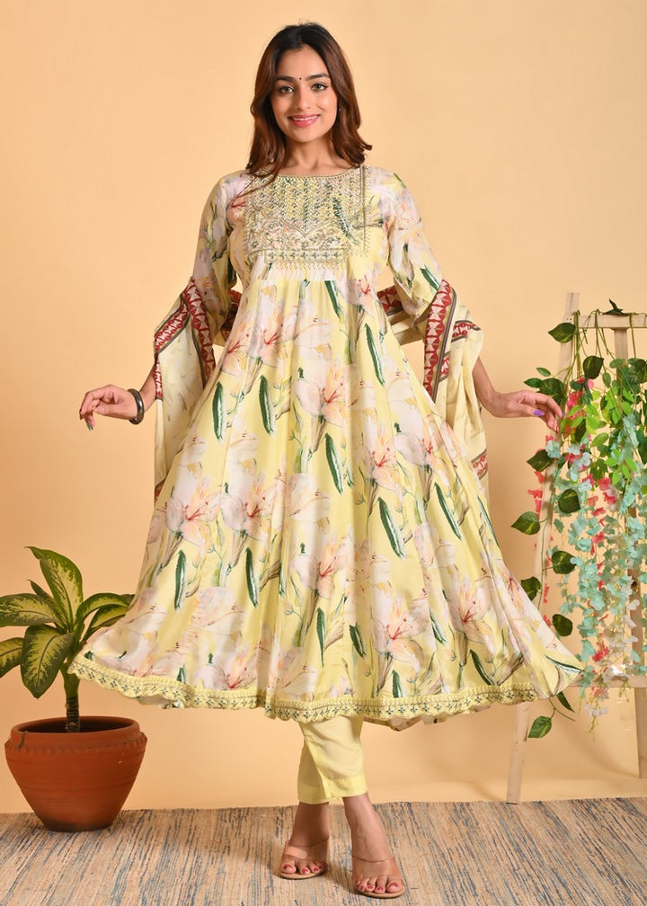 Graceful Muslin Anarkali 3-Piece Set with Zari Detailing – Peach & Yellow Elegance in Sizes M to XXL