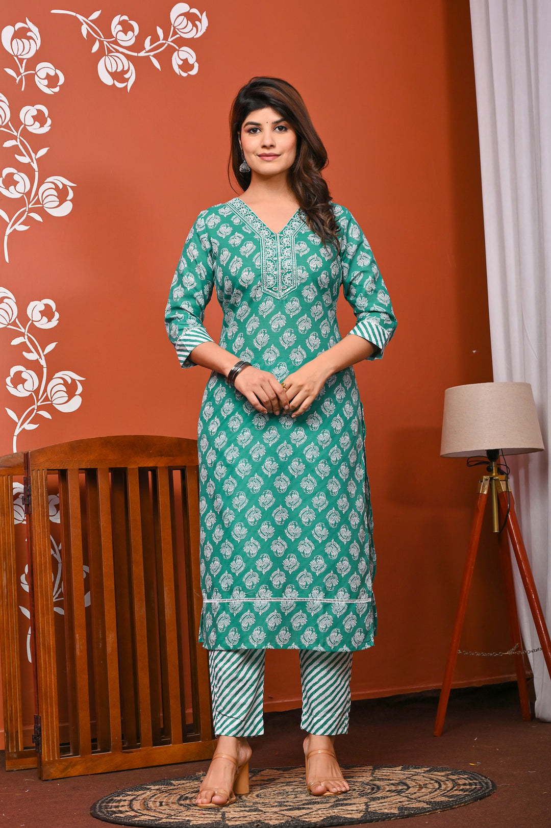 Elegant Green & Purple Cotton Kurta Set - Straight Fit with V-Neck and 3/4 Sleeves