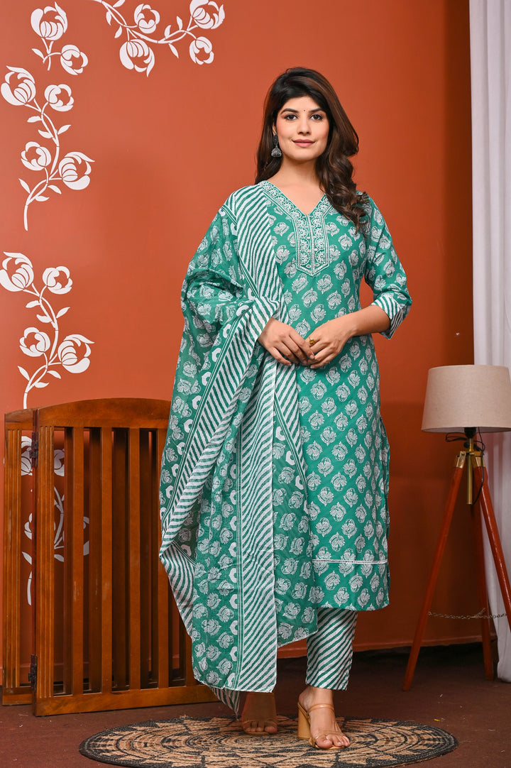 Elegant Green & Purple Cotton Kurta Set - Straight Fit with V-Neck and 3/4 Sleeves