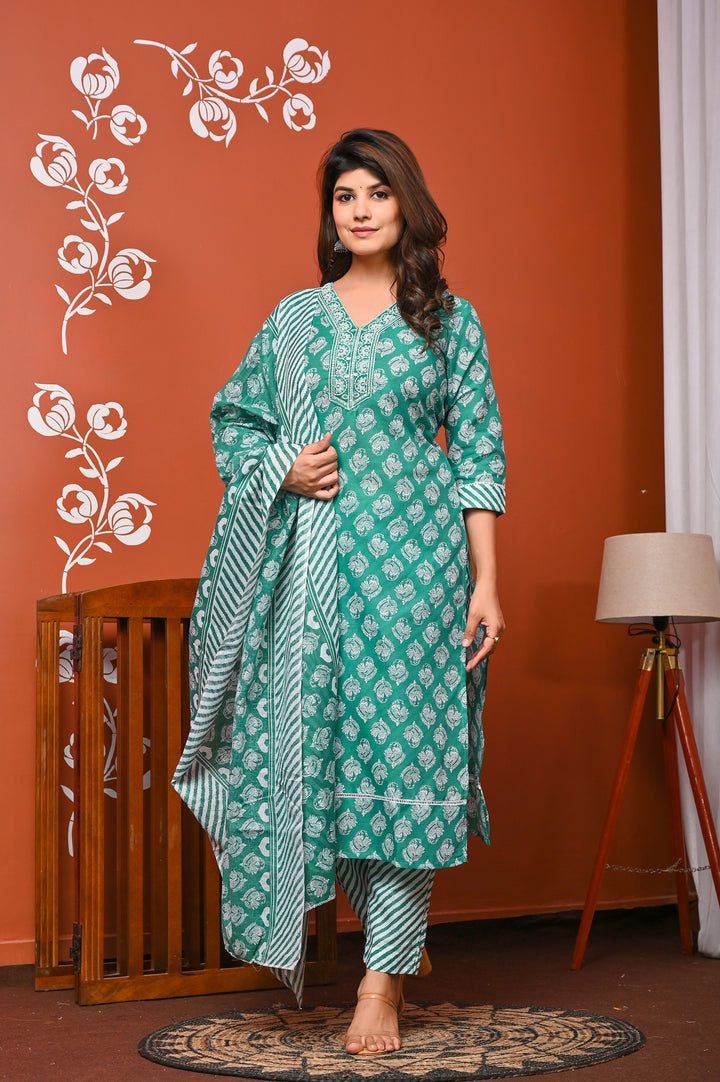 Elegant Green & Purple Cotton Kurta Set - Straight Fit with V-Neck and 3/4 Sleeves
