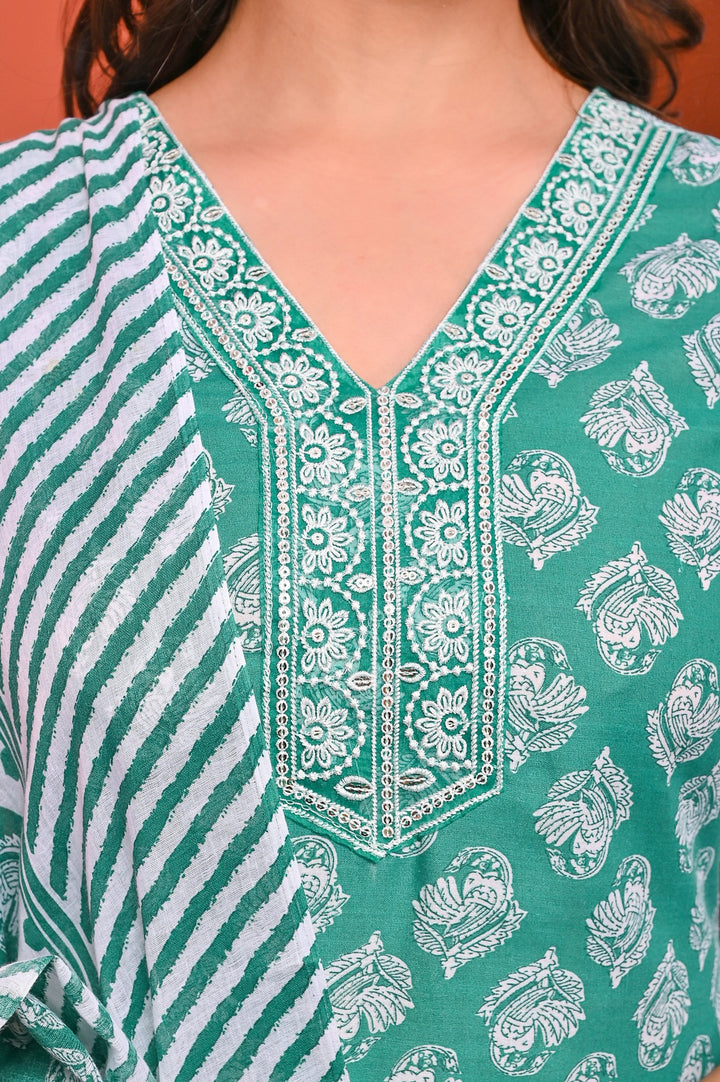 Elegant Green & Purple Cotton Kurta Set - Straight Fit with V-Neck and 3/4 Sleeves