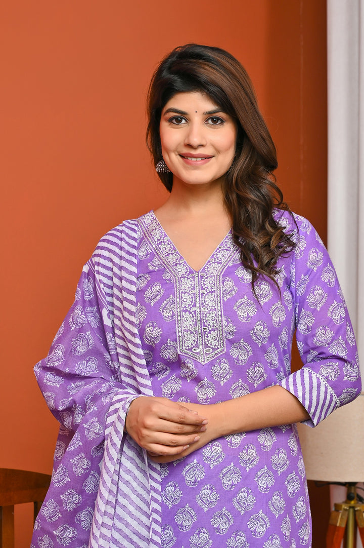 Elegant Green & Purple Cotton Kurta Set - Straight Fit with V-Neck and 3/4 Sleeves
