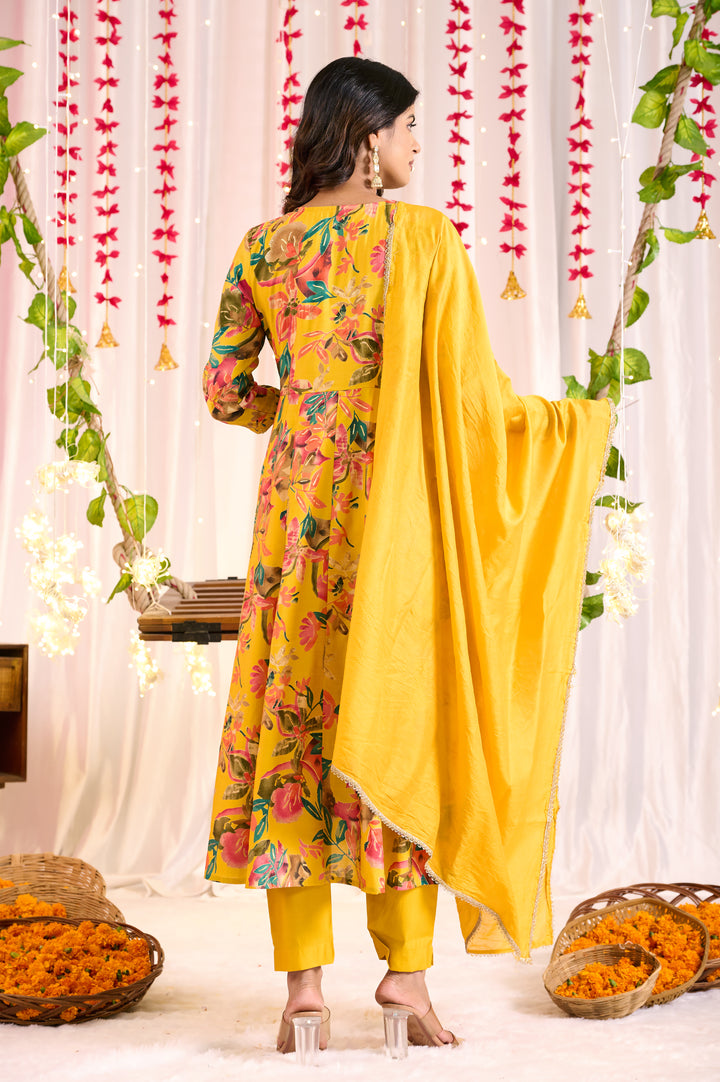 Exquisite Chanderi Anarkali Suit - Anarkali Pattern, 3/4th Sleeves, Round Neck