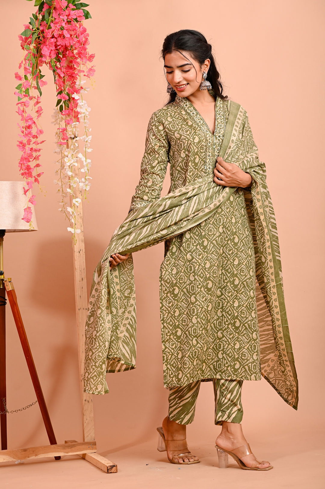 Straight Fit Cotton Kurta Set with V-Neck & 3/4 Sleeves - Green & Orange