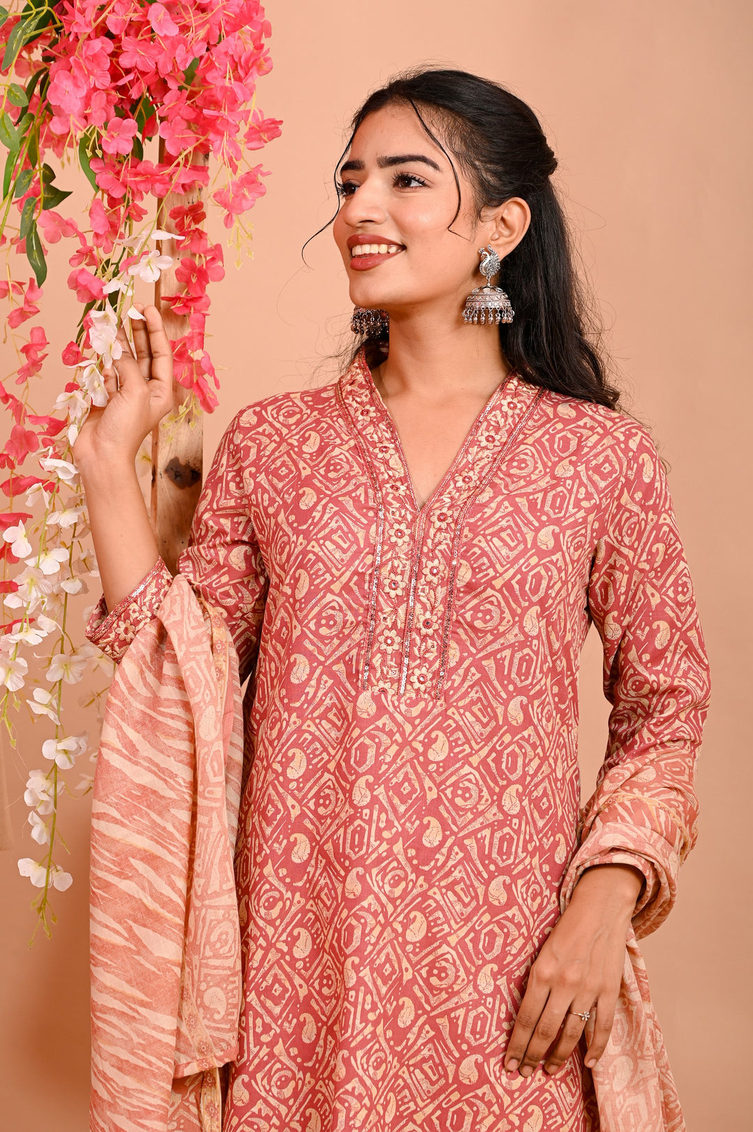Straight Fit Cotton Kurta Set with V-Neck & 3/4 Sleeves - Green & Orange