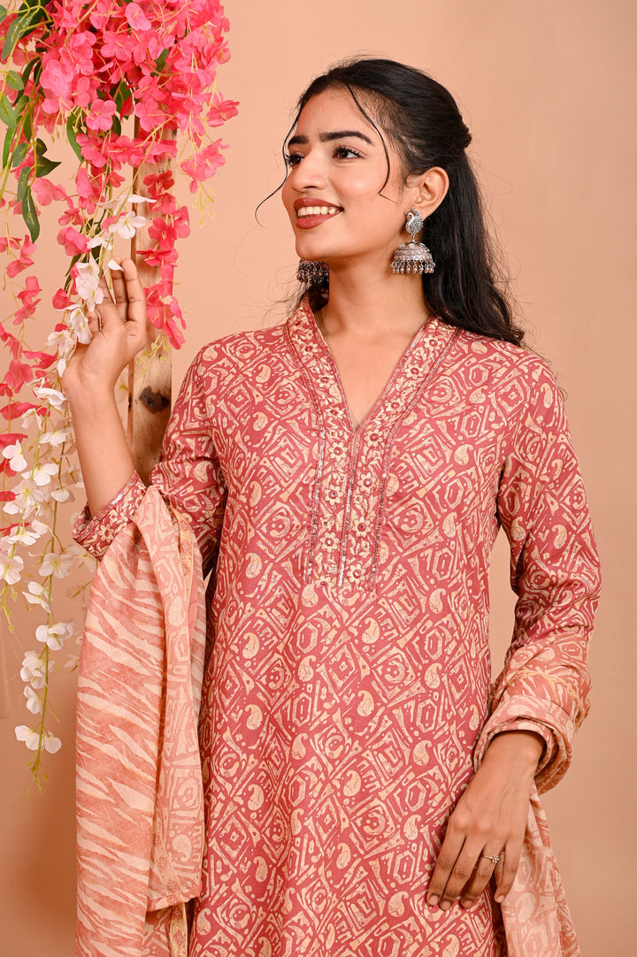 Straight Fit Cotton Kurta Set with V-Neck & 3/4 Sleeves - Green & Orange