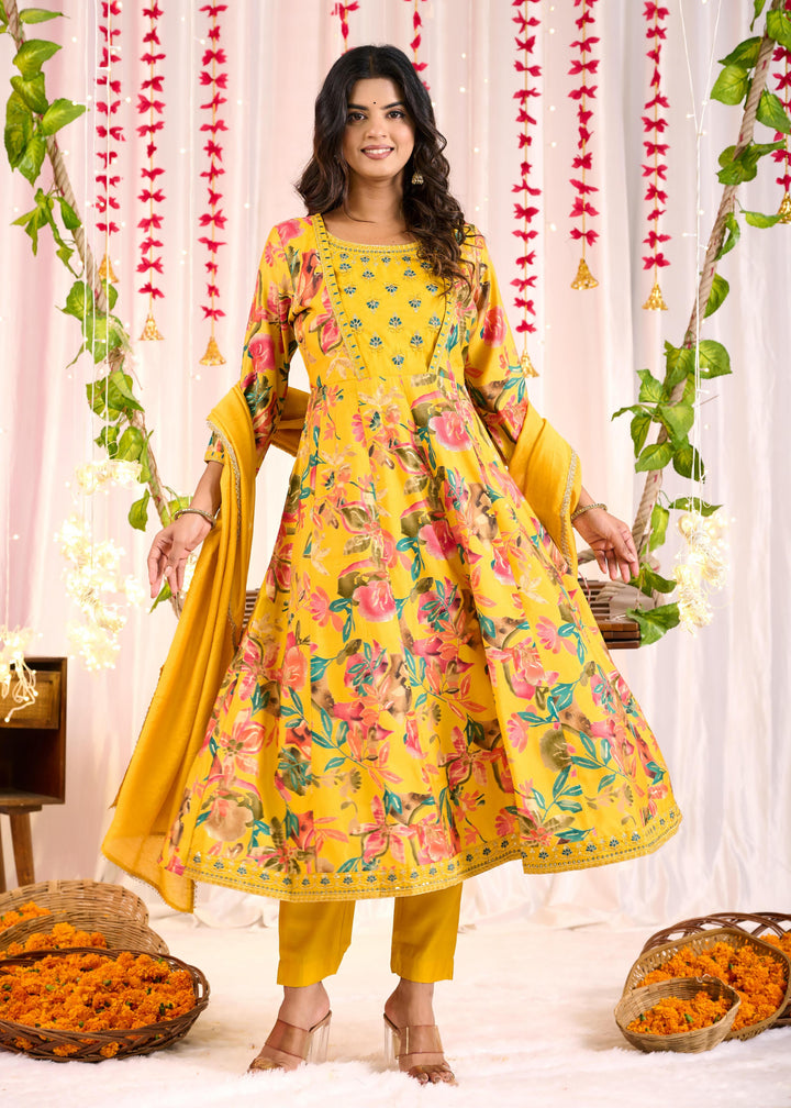 Exquisite Chanderi Anarkali Suit - Anarkali Pattern, 3/4th Sleeves, Round Neck