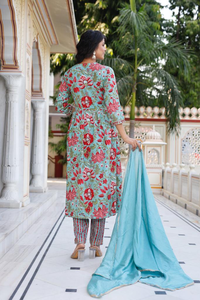 Elegant Santoon Anarkali Suit - Aliya Cut Pattern, 3/4th Sleeves, V-Neck Design