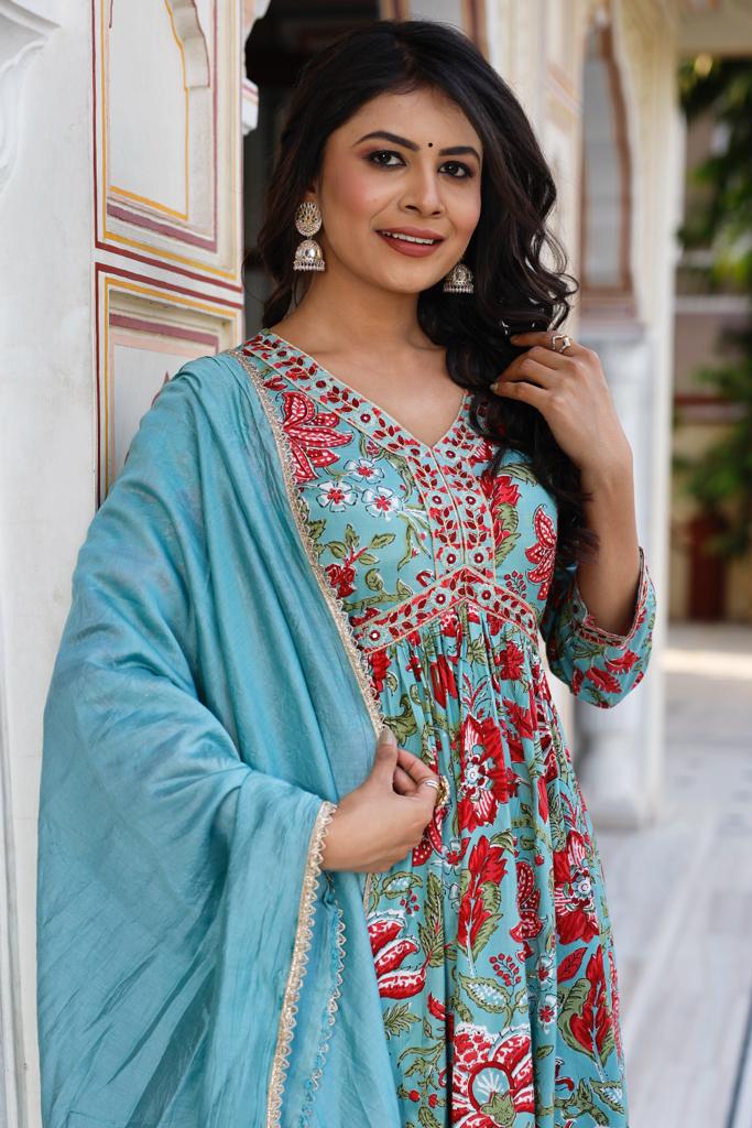 Elegant Santoon Anarkali Suit - Aliya Cut Pattern, 3/4th Sleeves, V-Neck Design
